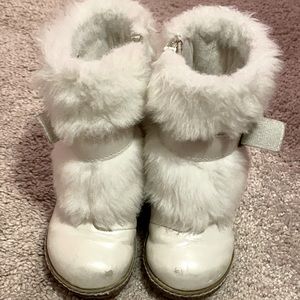 White fur boots, toddler size 7